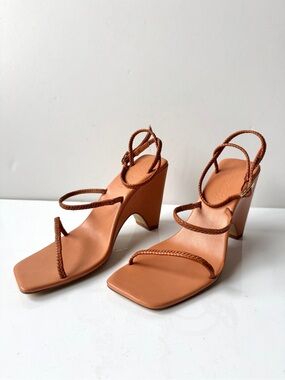 Jaggar the Label Strappy Woven Leather Wedge Sandals in Salmon Size 37/7 US